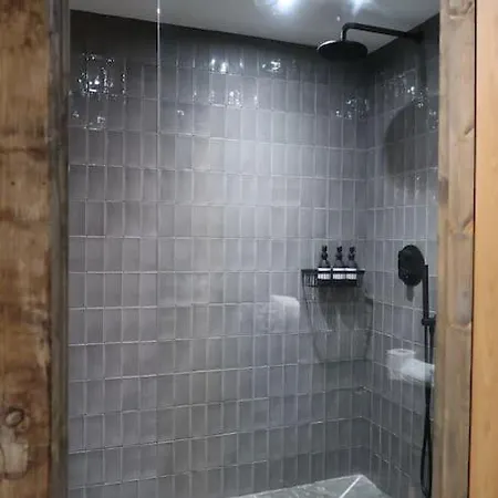 Quirky Retreats - The Hidden Retreat Windermere