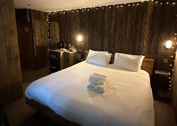 Quirky Retreats - The Hidden Retreat *