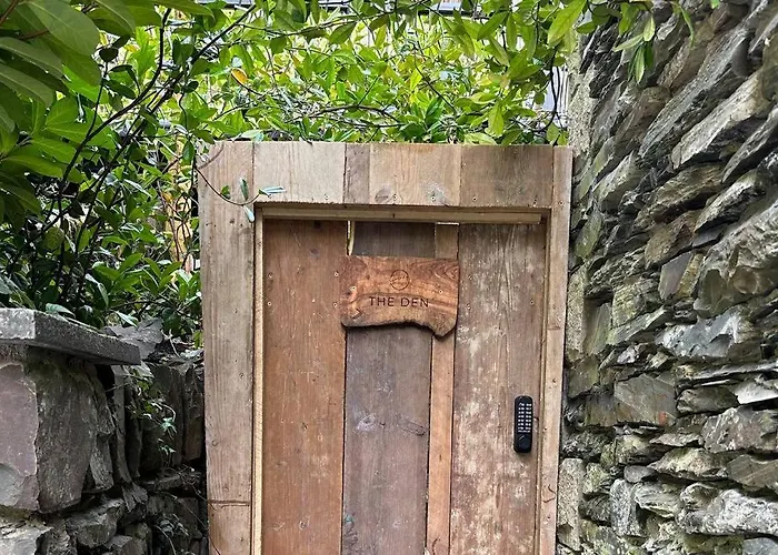 Quirky Retreats - The Hidden Retreat * 温德米尔